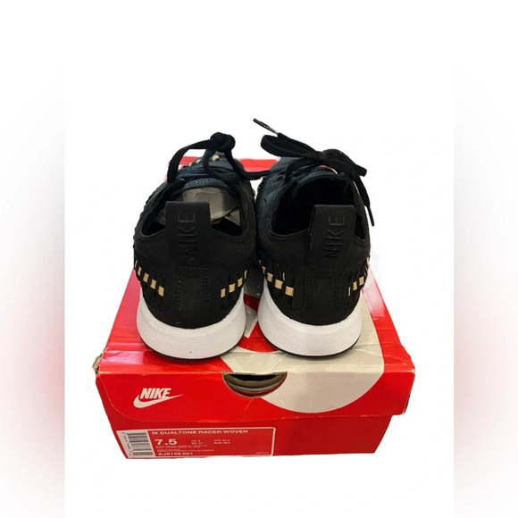 NIB Nike Women’s Dualtone Racer Running Low Top Black/White Shoes in size 7.5 - Picture 8 of 10